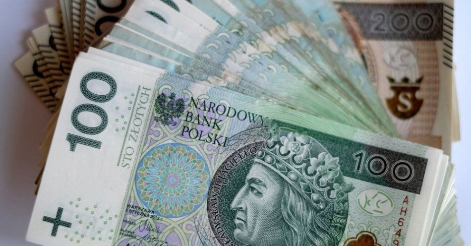 zdjęcie: Wartość oszczędności emerytalnych Polaków w 2024 roku wyniosła 307,6 mld zł / fot. PAP