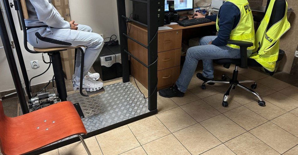 zdjęcie: Poszukiwany ENA wpadł po oszustwie na seniorkę / fot. KMP w Jaworznie