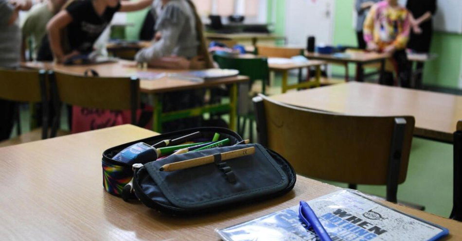 zdjęcie: 14 października, Dzień Edukacji Narodowej, jest wolny od lekcji / Przemyśl, 10.01.2022. Koronawirus w Polsce. Wnętrza Szkoły Podstawowej nr 16 z Oddziałami Integracyjnymi im. Orląt Lwowskich w Przemyślu, 10 bm. Od dziś w całym kraju do nauki stacjonarnej w szkołach wraca ponad 4,5 mln uczniów. (dd/awol) PAP/Darek Delmanowicz