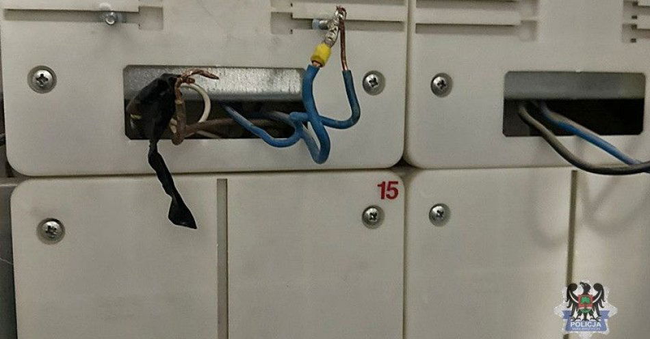 zdjęcie: Mieszkanka złapana na gorącym uczynku kradzieży prądu / fot. KMP w Wałbrzychu
