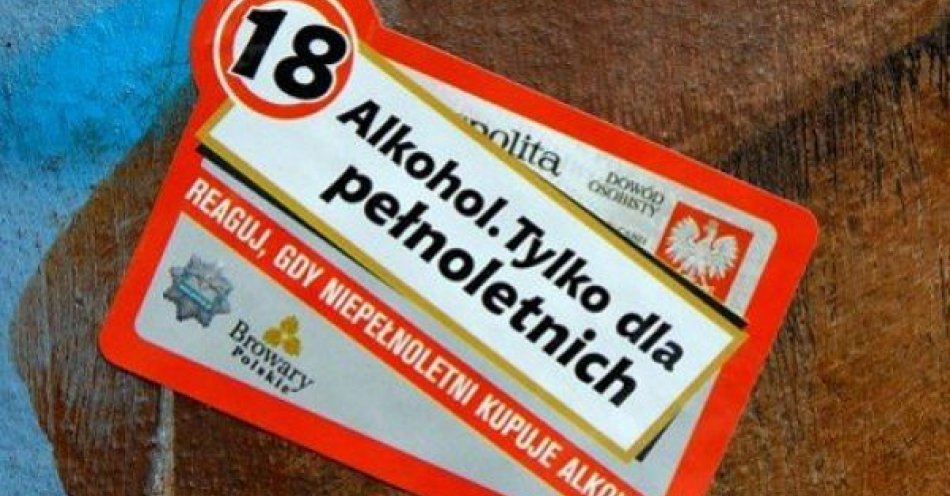 zdjęcie: Bardzo młodzi ludzie sięgają po alkohol / fot. KPP Wągrowiec