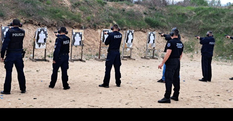 zdjęcie: Tak wyglądają szkolenia strzeleckie policjantów / fot. KPP Bielsk Podlaski