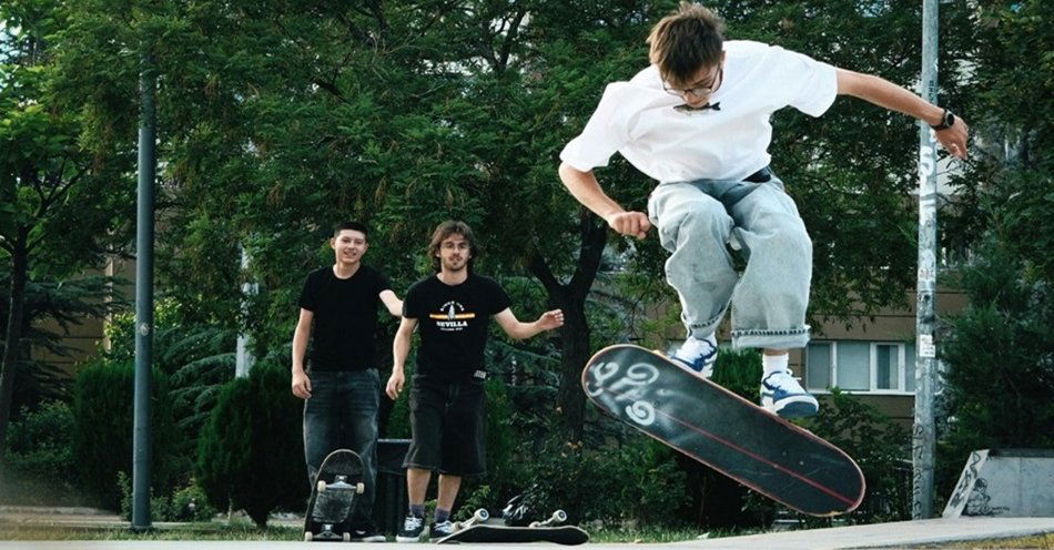 zdjęcie: Odzież skate na każdą porę roku - jak się ubrać na deskę zimą i latem? / fot. nadesłane