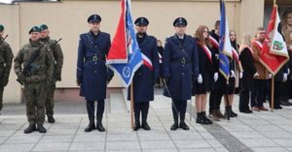 zdjęcie: Cześć i chwała bohaterom! / fot. KPP w Ostrowi Mazowieckiej