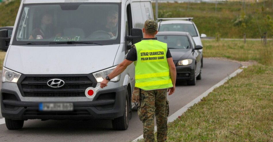 zdjęcie: W piątek ponad 11 tys. osób skontrolowanych przy polsko-litewskiej granicy / fot. PAP