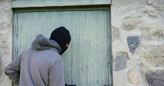 Zarzuty za kradzież z włamaniem dla dwóch mężczyzn