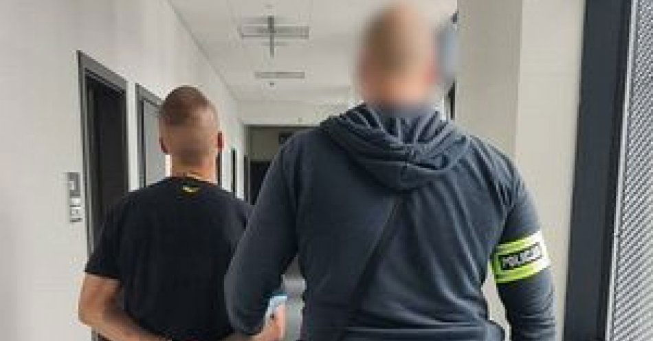 zdjęcie: Policjanci wytropili i zatrzymali sprawcę kradzieży rozbójniczej / fot. KMP w Łodzi