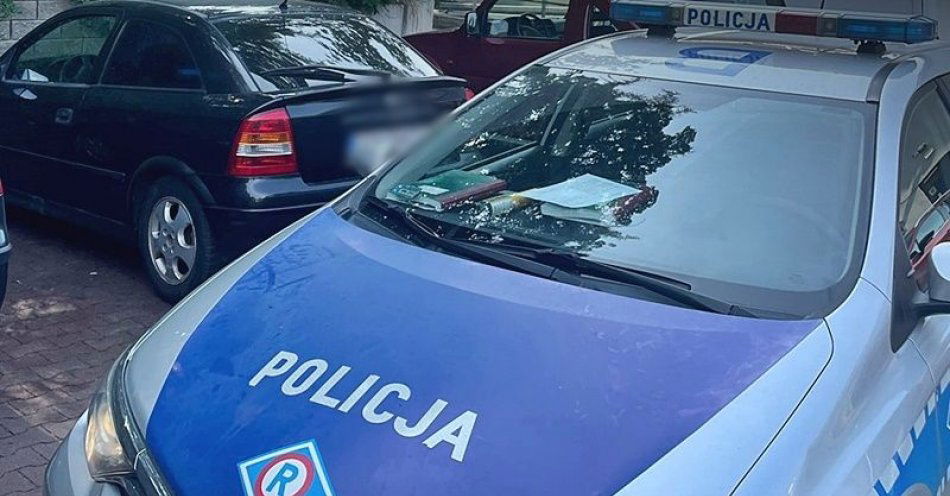 zdjęcie: Był poszukiwany za wcześniejszą jazdę bez uprawnień. Tym razem kierował pojazdem po użyciu alkoholu / fot. KMP w Wałbrzychu