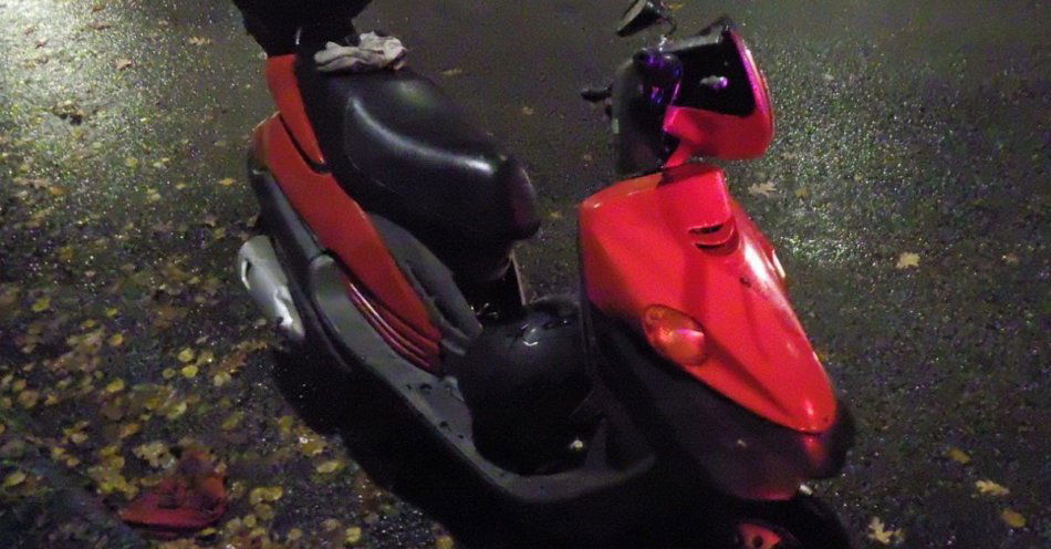 zdjęcie: Jechał motorowerem z cudzymi tablicami i bez OC / fot. KMP w Świętochłowicach