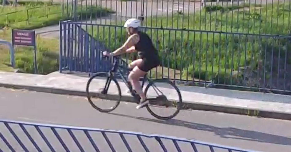 zdjęcie: Ustalamy tożsamość rowerzystki, która zderzyła się z 6-latką na hulajnodze, a potem odjechała / fot. KMP Lublin