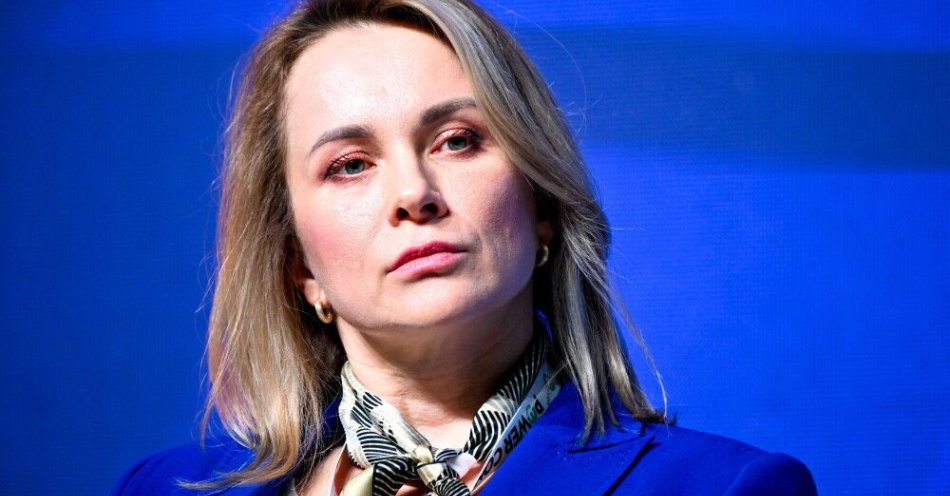 zdjęcie: Magdalena Kamińska nową prezes Energi / Gdańsk, 18.03.2026. P.o. prezes Zarządu Energa SA Magdalena Kamińska podczas panelu „Transformacja energetyczna Polski: szanse i wyzwania, jak zmienić koszt w przewagę?” w trakcie konferencji PowerConnect Energy Summit 2026 w Centrum Wystawienniczo-Kongresowym AMBEREXPO w Gdańsku, 18 bm. Konferencja poświęcona jest m.in. bezpieczeństwu energetycznemu regionu Morza Bałtyckiego konferencji towarzyszą targi energetyczne PowerConnect. (jm) PAP/Andrzej Jackowski