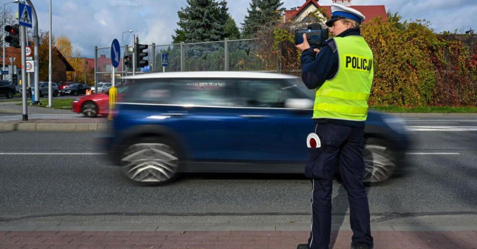 zdjęcie: Policja: Dzień Wszystkich Świętych na drogach był stosunkowo spokojny / Rzeszów, 31.10.2024. Policyjny patrol podczas ogólnopolskiej akcji 
