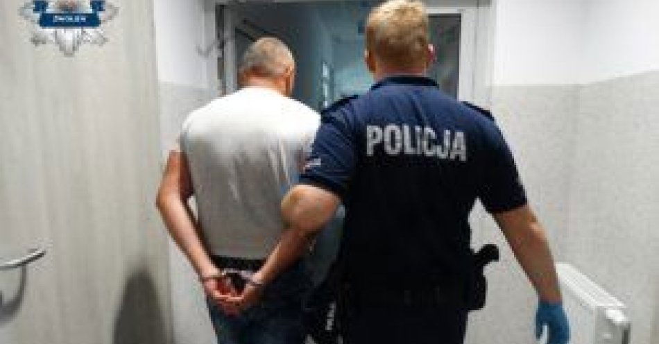 zdjęcie: Przekroczył prędkość. Okazało się, że jest osobą poszukiwaną i ma dożywotni zakaz prowadzenia pojazdów / fot. KPP w Zwoleniu