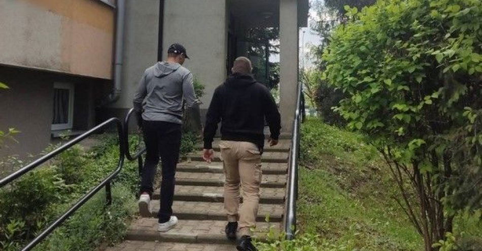 zdjęcie: 66-letni mężczyzna uratowany dzięki policjantom operacyjnym / fot. KMP w Wrocławiu