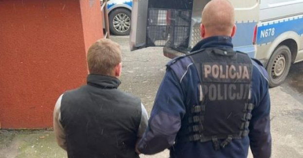 23- latek był poszukiwany, jechał pod wpływem środków odurzających, miał zakaz prowadzenia pojazdów oraz posiadał przy sobie narkotyki