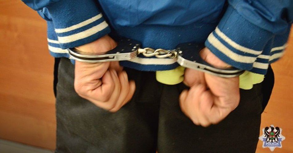 zdjęcie: Kolejna trójka poszukiwanych wpadła w ręce policjantów / fot. KMP w Wałbrzychu