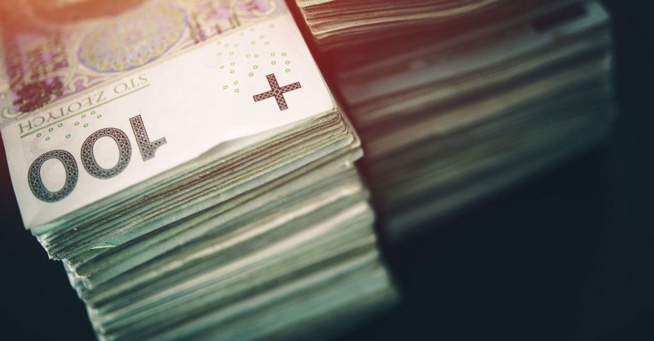 zdjęcie: Myślał, że inwestuje na giełdzie, wziął kredyt i wszystko stracił / v24626449