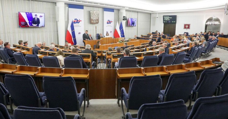zdjęcie: Senat bez poprawek przyjął ustawę podnoszącą limit przychodów przy zwolnieniu z VAT do 240 tys. zł / fot. PAP