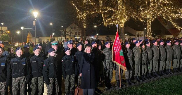 Ślubowanie pierwszoklasistów z profilu mundurowego