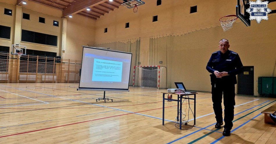 zdjęcie: Bezpieczny internet dla dzieci Spotkanie w ZSP Rudnik / fot. KPP w Raciborzu