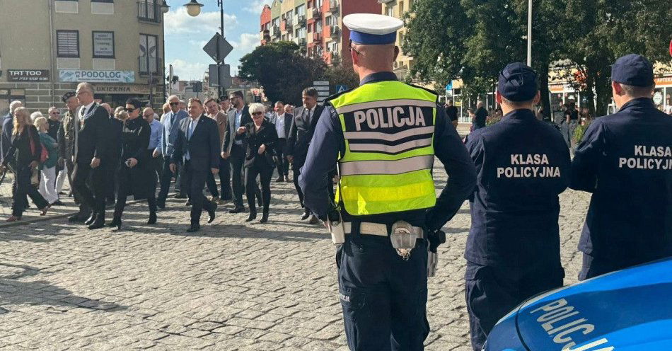 zdjęcie: Bezpieczny Jarmark Świętego Michała przyciągnął tłumy w Żaganiu / fot. KPP Żagań