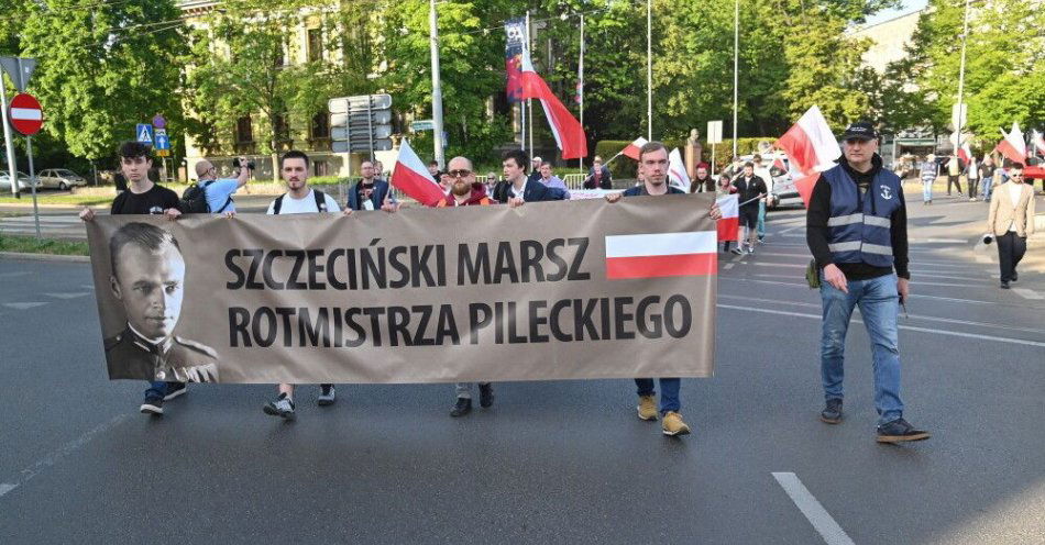 zdjęcie: Kilkadziesiąt osób w marszu upamiętniającym rotmistrza Pileckiego / fot. PAP