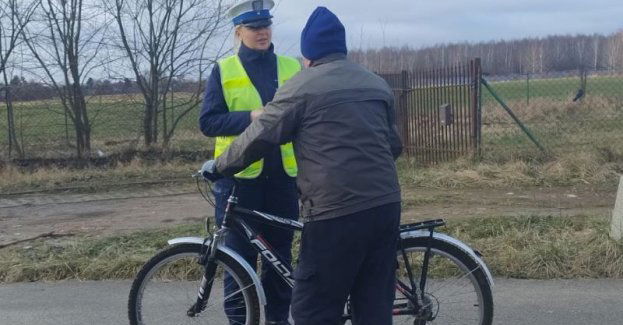 Policjanci ruchu drogowego kontrolowali rowerzystów