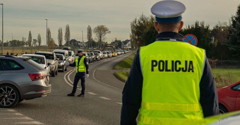 zdjęcie: Policyjne podsumowanie Wszystkich Świętych 2025 / fot. KPP w Lubinie