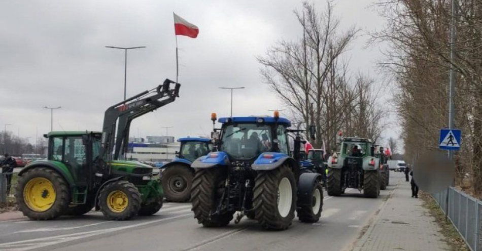 zdjęcie: Zabezpieczamy protesty rolników w Lubartowie i Michowie / fot. KPP Lubartów