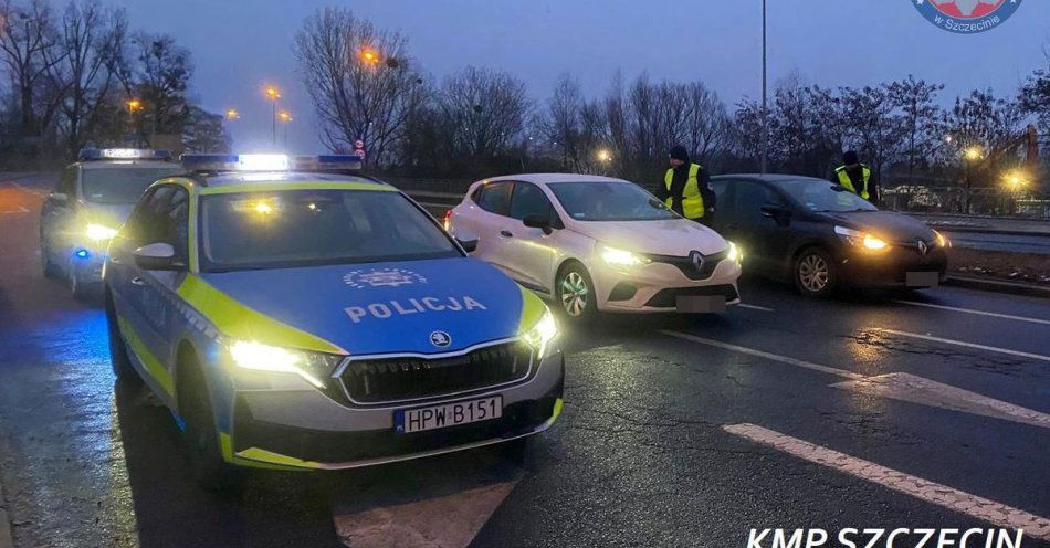 zdjęcie: Gołoledź i śnieg w Szczecinie Policja apeluje o ostrożność / fot. KMP w Szczecinie