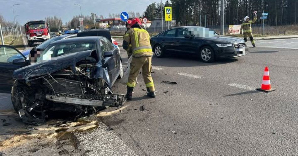 zdjęcie: Groźne zderzenie w Siemieniu na trasie Parczew Lubartów / fot. KPP Parczew