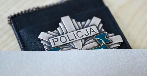 Kraków: śledztwo przeciwko policjantowi próbującemu umawiać się na intymne spotkania z dziećmi