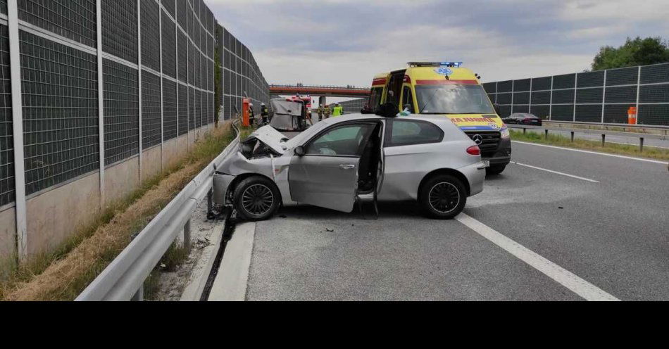 zdjęcie: Groźnie na autostradzie A4 w rejonie Biadolin / fot. KMP w Tarnowie