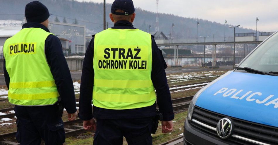 zdjęcie: Patrole TOR zwiększają bezpieczeństwo na torach w Ustrzykach / fot. KPP w Ustrzykach Dolnych