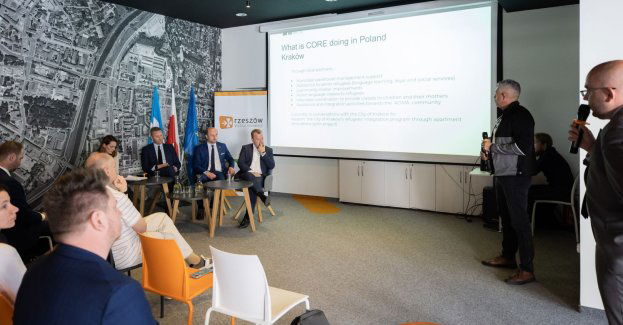 Samorządowcy o współpracy i pomocy uchodźcom