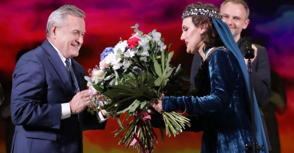 zdjęcie: Olga Pasiecznik odznaczona medalem Gloria Artis / fot. PAP