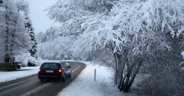 Najbliższe dni będą pochmurne, spadnie śnieg i marznący deszcz