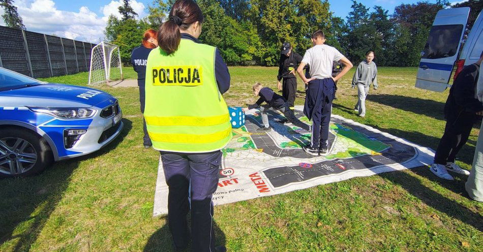 zdjęcie: Policja promowała bezpieczeństwo na drogach powiatu łęczyckiego / fot. KPP w Łęczycy