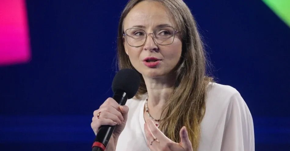 zdjęcie: Dziemianowicz-Bąk na Campusie: do grudnia wprowadzenie przepisów dot. dyrektywy platformowej / Olsztyn, 27.08.2026. Minister rodziny, pracy i polityki społecznej Agnieszka Dziemianowicz-Bąk podczas rozmowy w ramach Campusu Polska Przyszłości 2026 w Olsztynie, 27 bm. Organizatorem Campusu Polska Przyszłości jest Fundacja Campus Polska. (ad) PAP/Tomasz Waszczuk