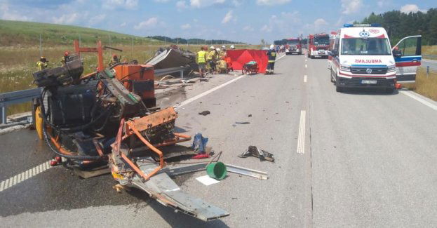 Wypadek na drodze S 61. Dwie osoby trafiły do szpitala