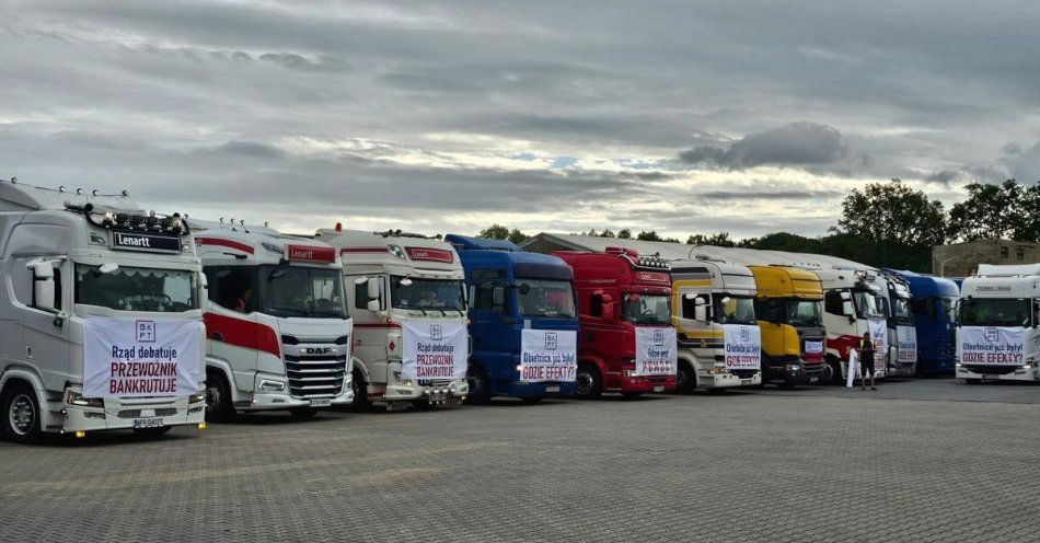 zdjęcie: Protest branży transportowej. Koniec utrudnień na drogach / fot. KPP w Trzebnicy