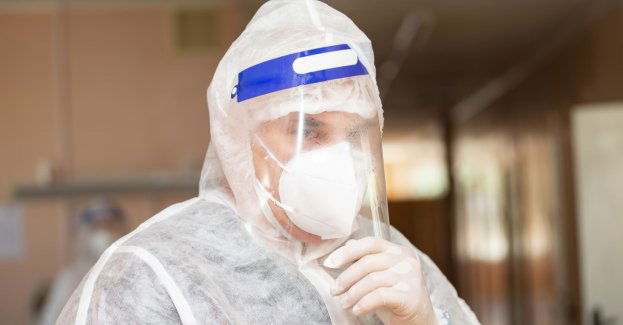 Zakaz odwiedzin na dwóch szpitalnych oddziałach w związku z zakażeniami koronawirusem