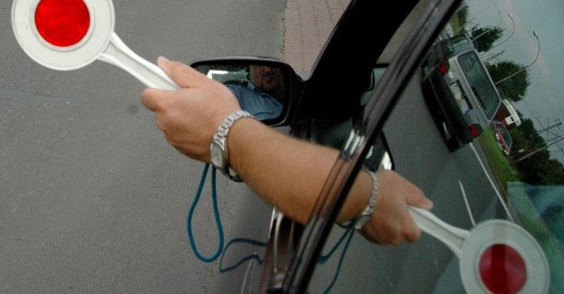 Od początku roku policjanci zatrzymali 13,8 tys. kierowców jeżdżących mimo zakazu