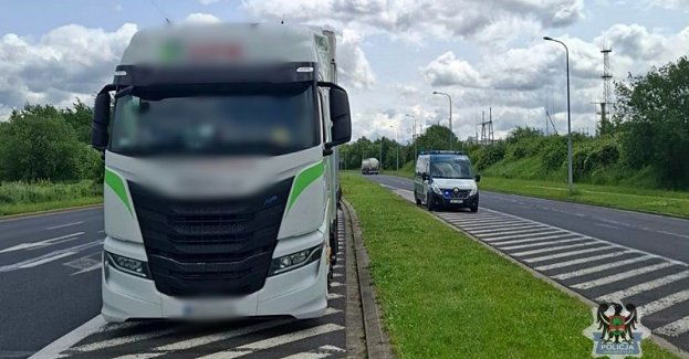 Kierujący ciągnikiem siodłowym miał blisko promil alkoholu w organizmie, rowerzysta natomiast blisko pół promila