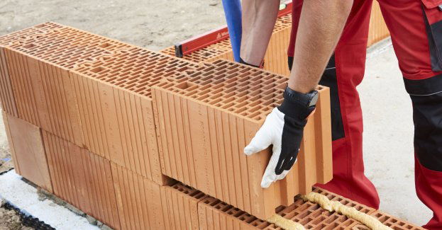 Dlaczego pustaki ceramiczne to idealny wybór do budowy domu jednorodzinnego?