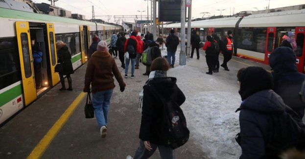 W 2022 roku z usług kolei skorzystało 342,2 mln osób – najwięcej w tym stuleciu