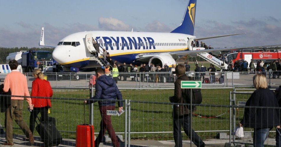zdjęcie: Zimą z Lotniska Chopina 6 nowych tras linii Ryanair - w tym do Porto i Malagi / fot. PAP
