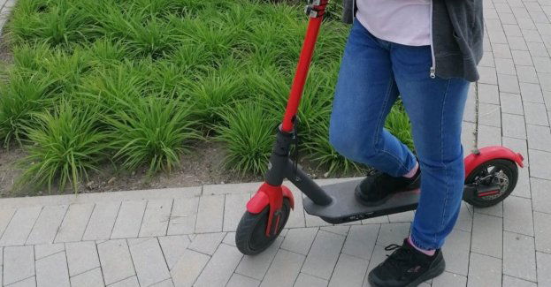 Policjanci intensyfikują kontrole osób korzystających z hulajnóg elektrycznych