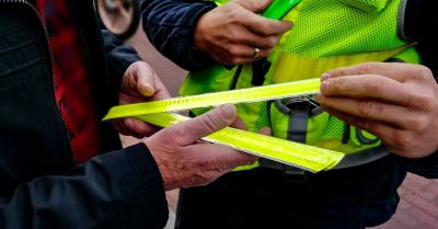 Noś odblaski i bądź widoczny na drodze