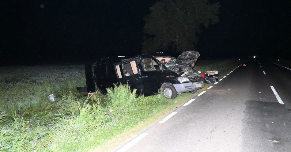 zdjęcie: Kierujący mercedesem wjechał do rowu / fot. KMP Chełm